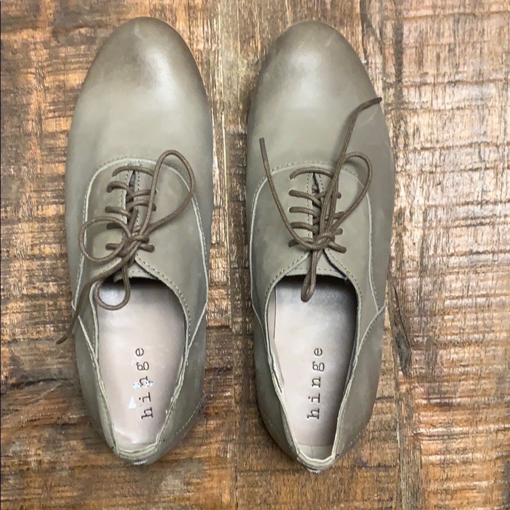 Hinge leather loafers flats